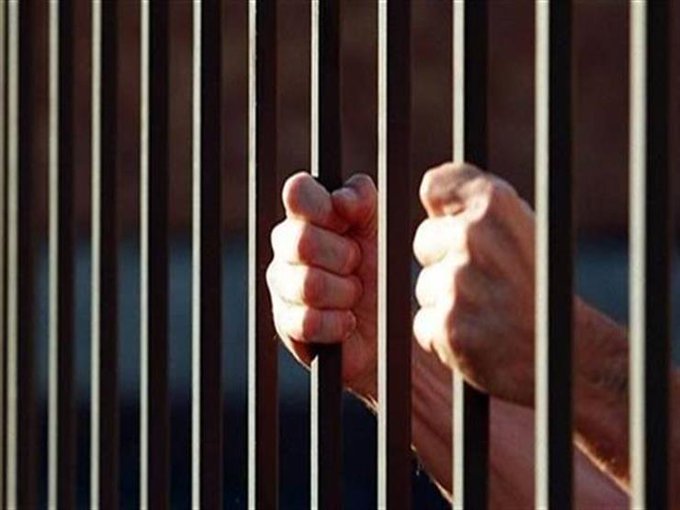 حبس 3 موظفين بمختبرات خاصة 6 أشهر لتلاعبهم بنتيجة فحوصات كورونا