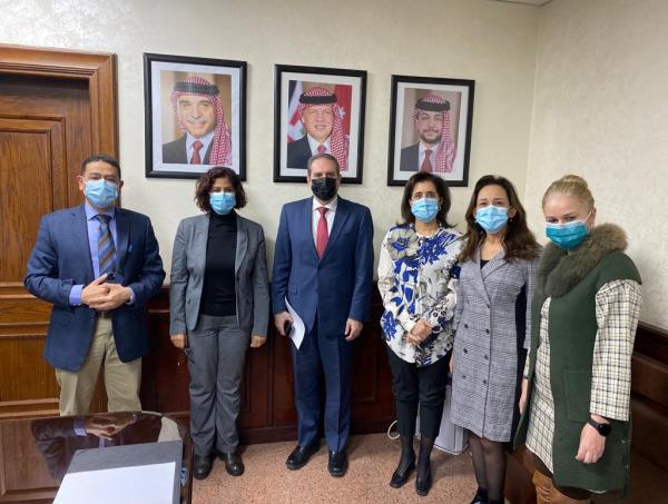 الهواري: ملتزمون بمجابهة ظاهرة مقاومة الميكروبات للأدوية
