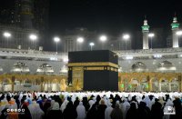 صلاة الفجر من المسجد الحرام بعد تطبيق قرار إيقاف إجراءات التباعد