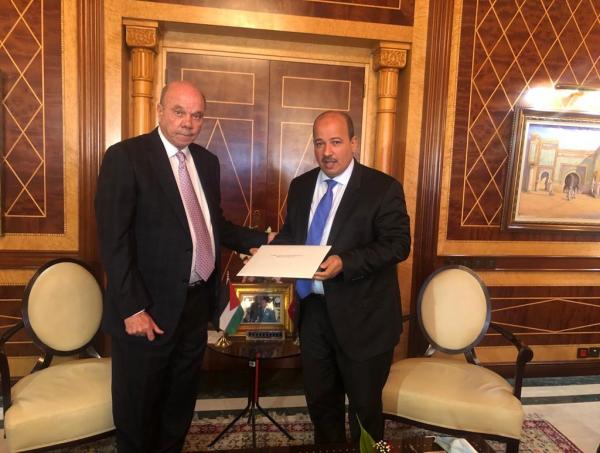 الفايز ينقل رسالة خطية من الملك إلى العاهل المغربي