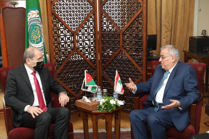 الصفدي يلتقي وزير الخارجية اللبناني عبدالله بو حبيب لاستعراض سبل تعزيز علاقات التعاون الثنائي بين البلدين الشقيقين، وآخر التطورات الإقليمية، وذلك على هامش اجتماعات الدورة (١٥٧) لمجلس