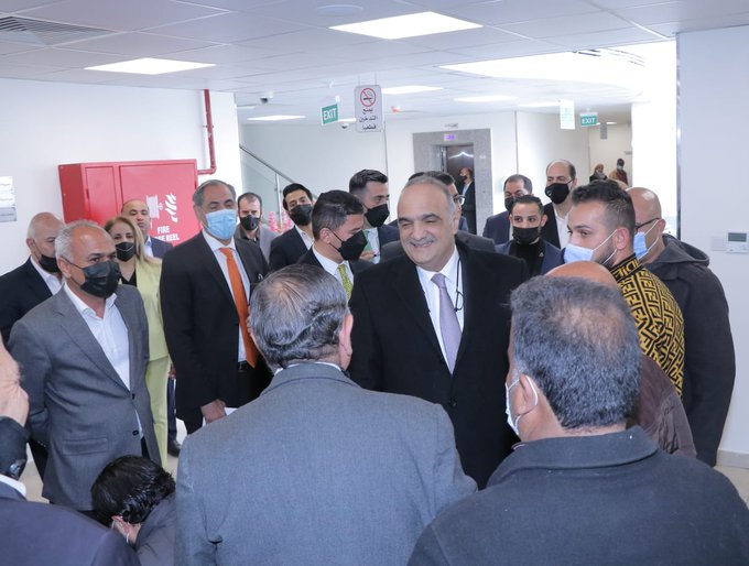 الخصاونة: واجب المسؤولين تقديم أفضل الخدمات للمواطنين والمراجعين