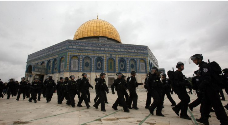 الاحتلال يمنع فلسطينيين من دخول المسجد "الأقصى"