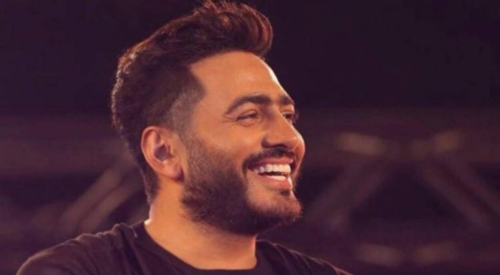 تامر حسني يثير الجدل مجددا بأحد صوره - شاهد