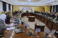 الحكومة: 100 دينار للأسر المستفيدة من المعونة