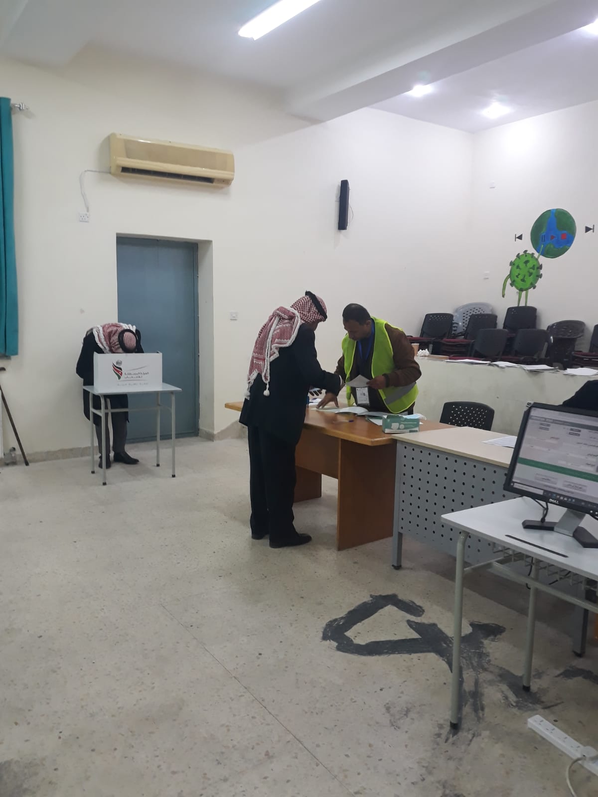 إقبال متواضع على الاقتراع في ماحص والفحيص