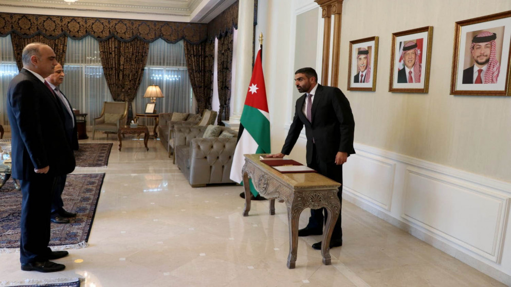 أعضاء في مجلس مفوضي العقبة يؤدون اليمين أمام رئيس الوزراء