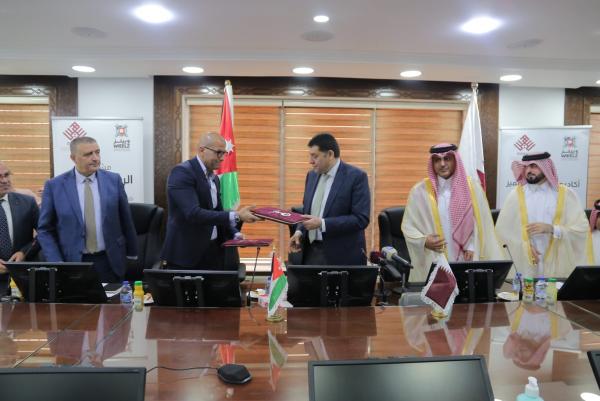 وزير العمل يوقع مذكرة تفاهم لتشغيل 200 أردني كل عام في قطر