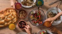 على مائدة سحورك وإفطارك في رمضان.. تجنب هذه الأطعمة
