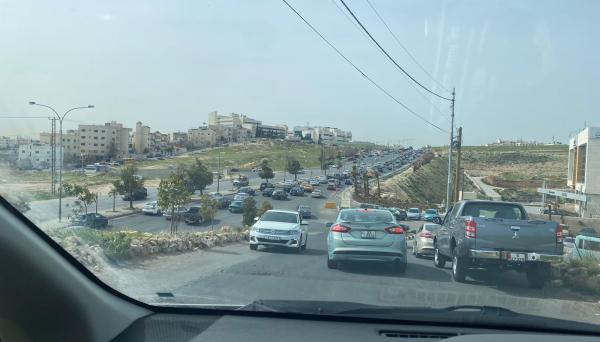أزمة مرورية خانقة باتجاه مداخل عمان والشوارع الرئيسية