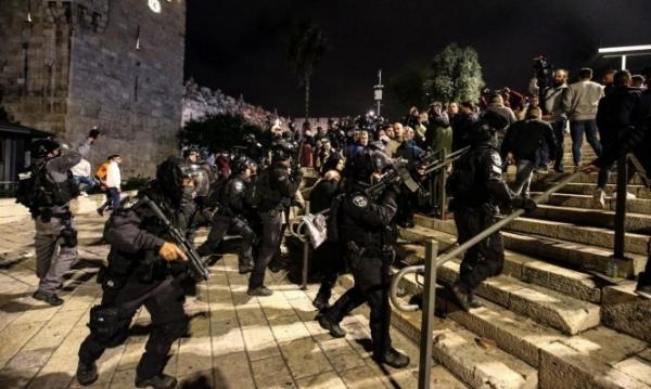 إصابة 19 فلسطينيا في مواجهات مع الاحتلال في باب العامود