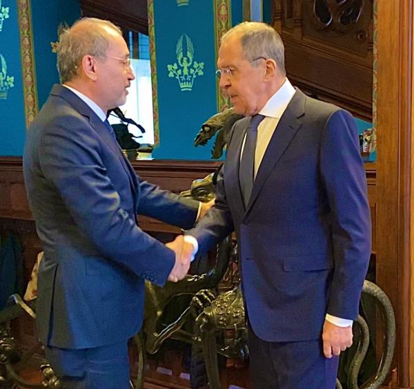 وزير الخارجية يؤكد لنظيره الروسي ضرورة وقف الإجراءات الإسرائيلية اللاشرعية المقوضة لحل الدولتين