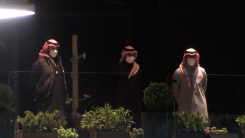 تفاعل على تصريحات عائض القرني عن محمد بن سلمان