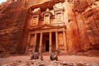 الحكومة تنفي بيع 2700 دونم في البترا بـ 3.2 مليار دولار