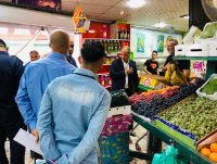 متصرف الهاشمية يدعو التجار للالتزام بالأسعار المعلنة