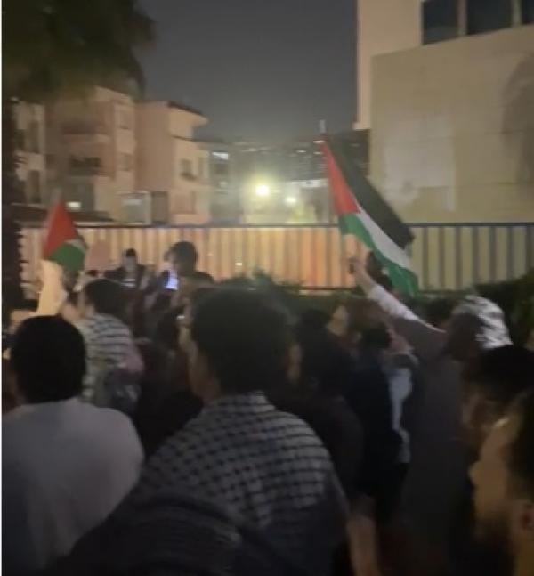 وقفة احتجاجية قرب مسجد الكالوتي نصرة للاقصى