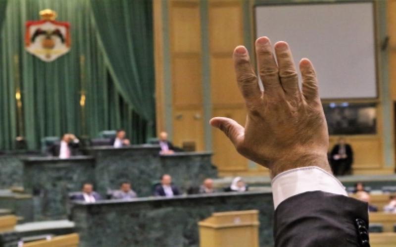 النواب يحيل للحكومة مذكرة لطرد السفير الاسرائيلي من الأردن