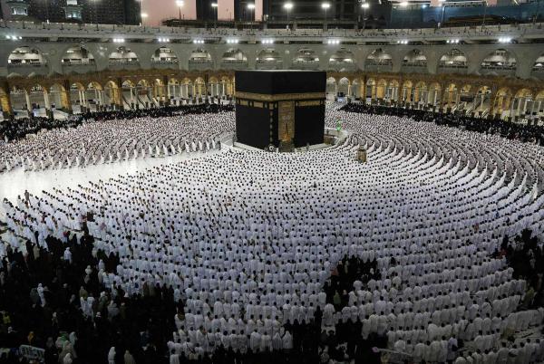 مليونا مصلٍ ومعتمر في الحرمين الشريفين
