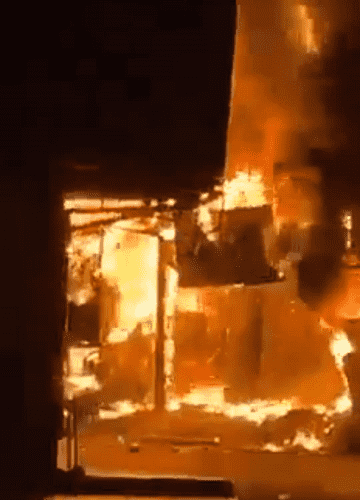 بالفيديو .. حريق كبير في منطقة سحاب بالعاصمة عمان   