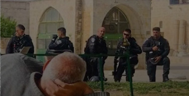 جلوس المقدسي في القدس .. نضال