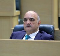 رئيس الوزراء: الحكومة تتحقق من أخبار شراء خدمات أبناء أشخاص اعتباريين