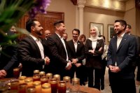 ولي العهد يلتقي مجموعة من شباب وشابات برنامج خطى الحسين