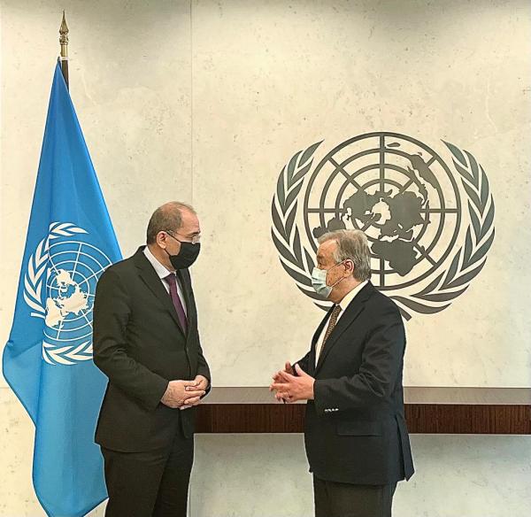 الصفدي يبحث مع غوتيريش الجهود المبذولة لإنهاء التوتر في الأقصى