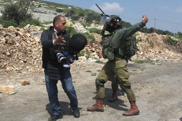 تقرير: 27 انتهاكا إسرائيليا بحق الصحفيين في نيسان