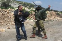 تقرير: 27 انتهاكا إسرائيليا بحق الصحفيين في نيسان