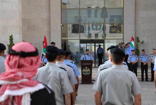 الحواتمة يؤكد لمرتبات الأمن العام ضرورة التكاتف والتكافل مع المواطنين