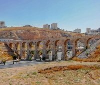 الأمن يمنع انتحار مواطن من أعلى الجسور العشرة
