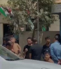 بالفيديو .. ولي العهد يتفقد إحدى محطات شرطة حماية البيئة والسياحة في العقبة