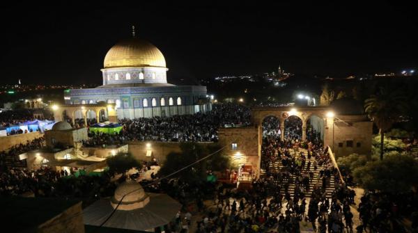الاحتلال يمنع رفع أذان العشاء في المسجد الأقصى