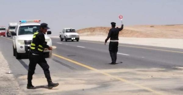 ضبط مركبة شحن محملة بـ 19 راكبا في الصندوق الخلفي
