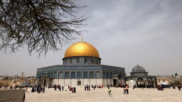 مسؤول فلسطيني يطالب الاحتلال باحترام الوصاية الهاشمية على الأقصى