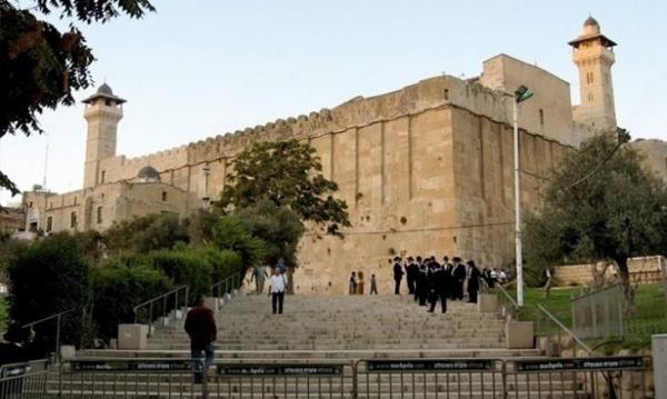 الاحتلال منع رفع الأذان بـالحرم الإبراهيمي 52 وقتاً