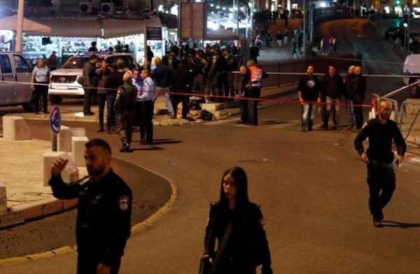 اصابة شرطي اسرائيلي بعملية طعن قرب باب العامود في القدس