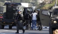الاحتلال يعتقل 14 فلسطينيا ويُبعد 10 آخرين عن القدس القديمة