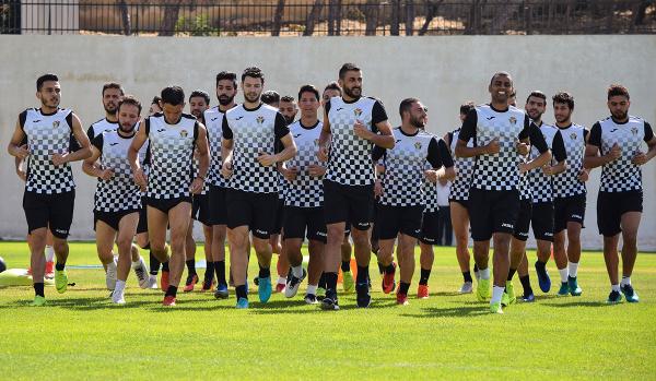 منتخب كرة القدم يلتقي الهند واستراليا في الدوحة