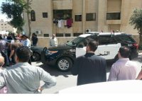 الأمن يثني شابا عن الانتحار في إربد