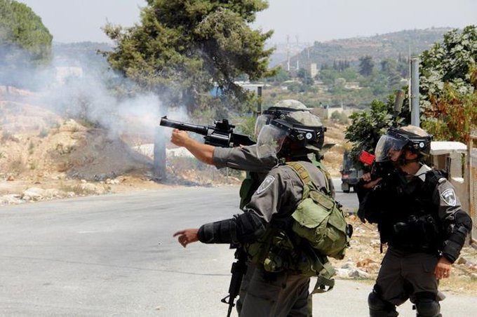 إصابة 14 فلسطينيا برصاص قوات الاحتلال شرق نابلس