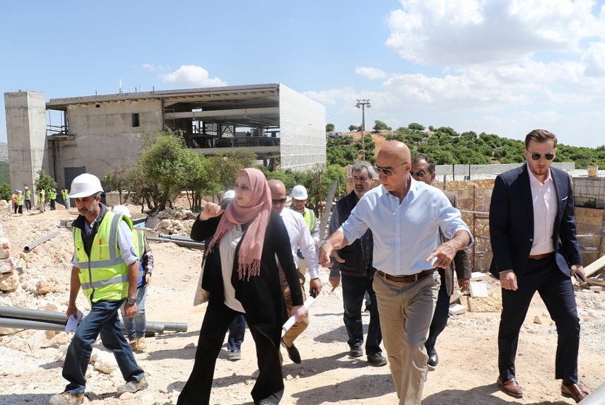 وزير الاستثمار يزور المنطقة التنموية في محافظة عجلون (صور)
