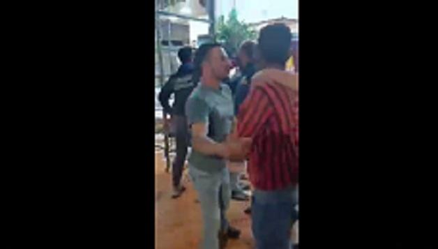 شاهد بالفيديو مشاجرة مصريين بالرمثا