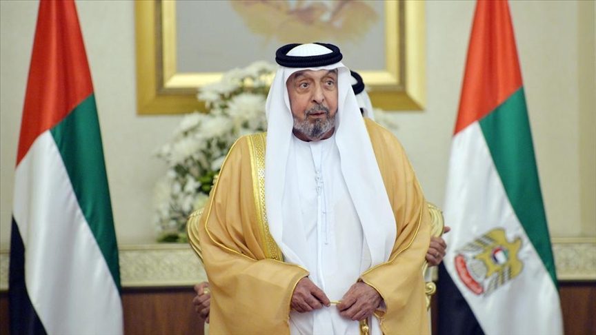 كريشان يقدم العزاء باسم الحكومة بوفاة الشيخ خليفة