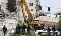 الاحتلال الصهيوني يهدم منشآت ومنزلا في العيسوية شرقي القدس