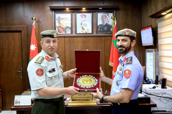 وفد عسكري إماراتي يزور مديرية الإعلام العسكري