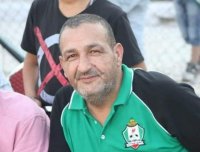شاهد بالفيديو ما حدث في جنازة كبير مشجعي نادي الوحدات؟