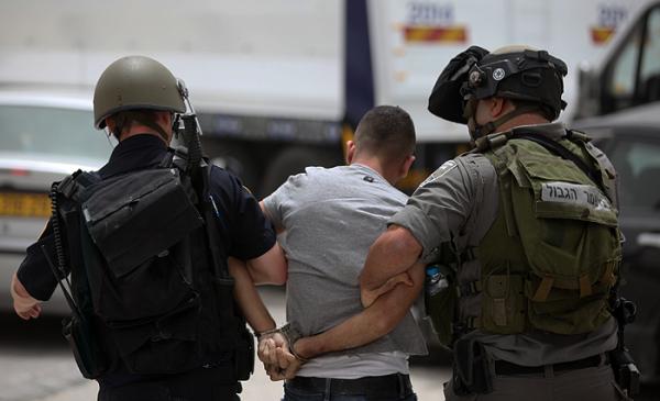 بالاسماء.. الاحتلال يعتقل 9 فلسطينيين من الضفة والقدس