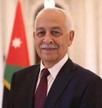 العيسوي يفتتح ويتفقّد مشاريع مبادرات ملكيّة بمحافظتي العقبة ومعان