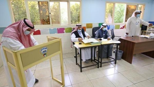 بدء الاقتراع للمجالس البلدية في الكويت